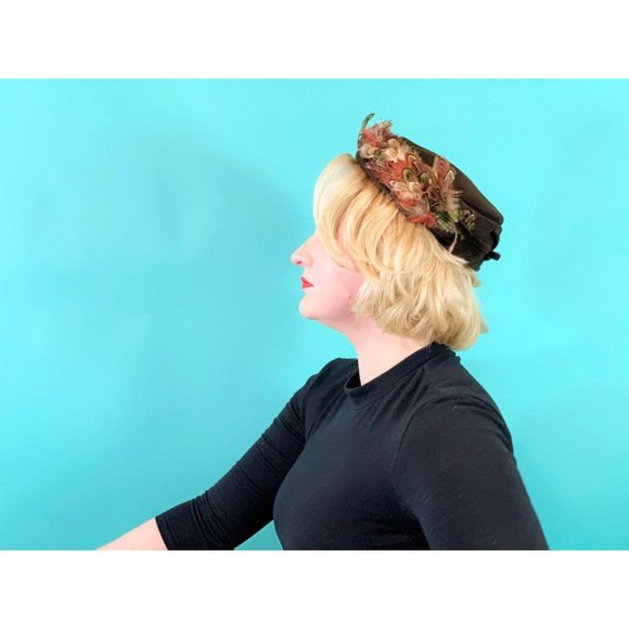 Vintage 1950s Feather Hat Pinehurst Brown Round Cap - Picture 4 of 9